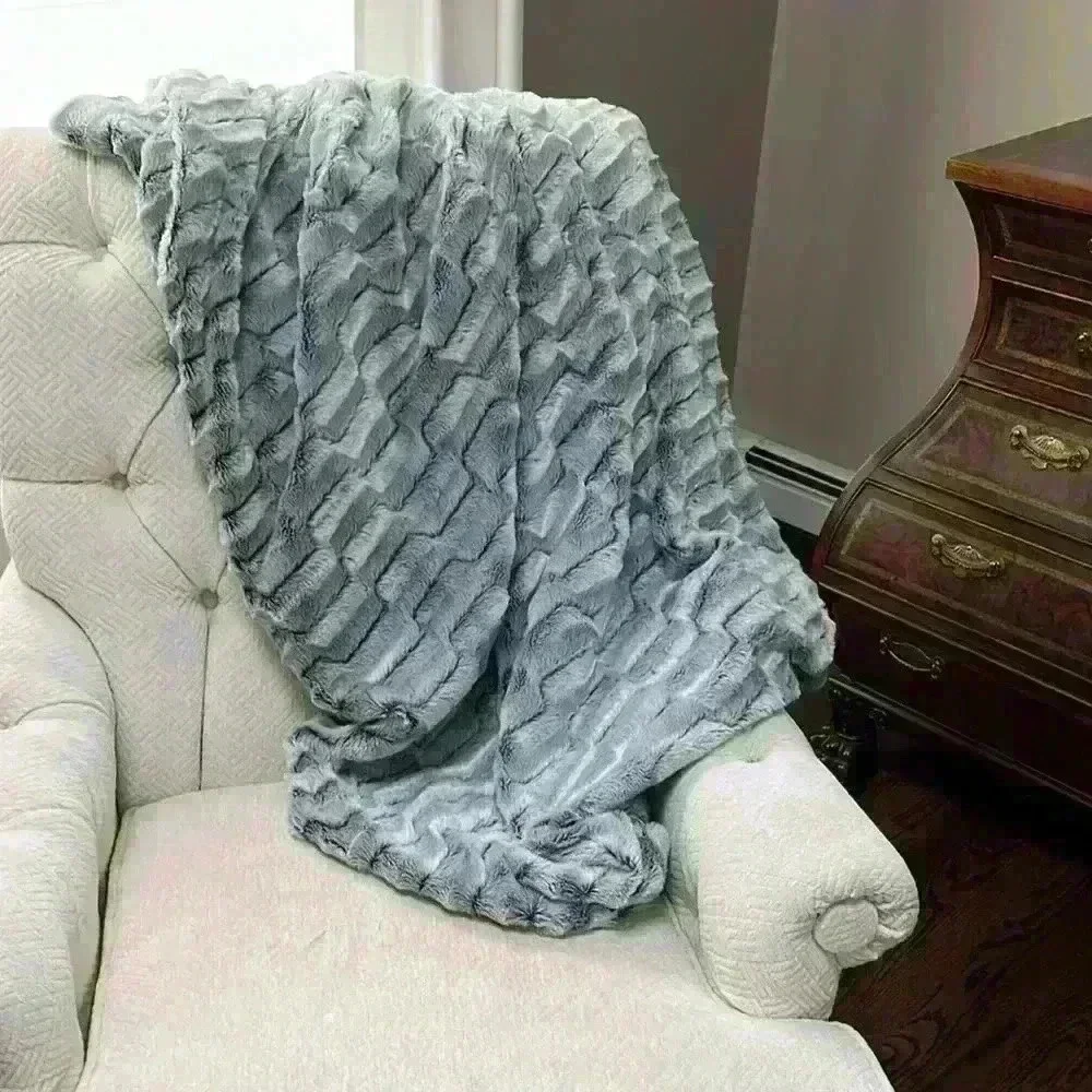 North End faux fur throw new without tags